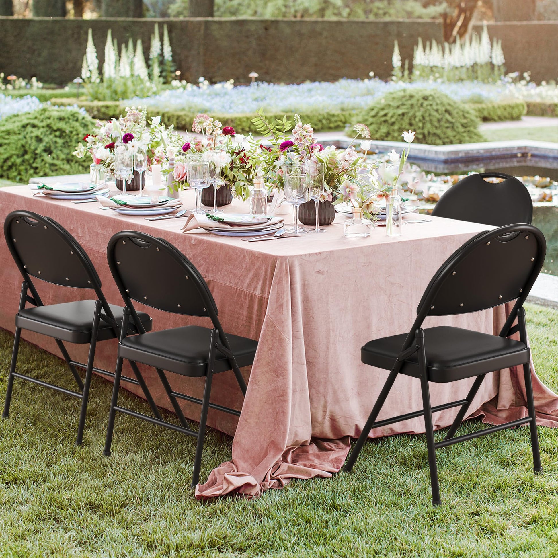 Ensemble de 2 chaises pliantes Garvee, en métal, pieds antidérapants, assise en PU, empilables, pour une utilisation intérieure et extérieure, idéales pour les fêtes et la salle à manger. Coloris : gris foncé, beige et rouge foncé.