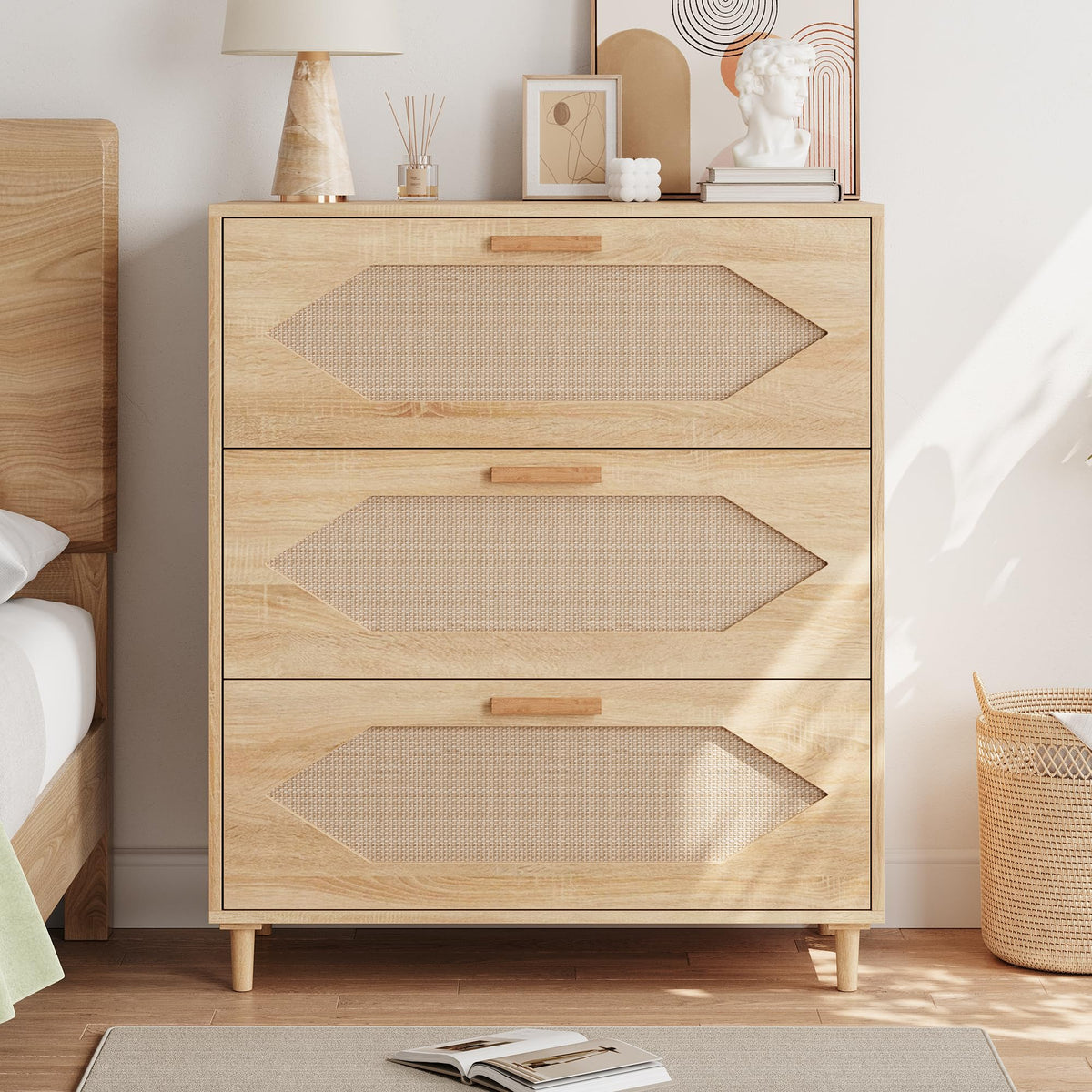 Commode 3 tiroirs Garvee en rotin, idéale pour la chambre, le salon et l'entrée. Grande capacité de rangement, imperméable, en MDF. Style moderne, marron.