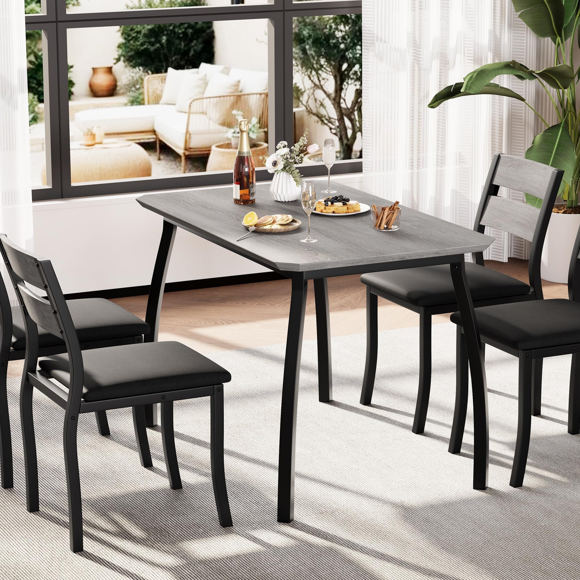 Ensemble table et chaises de salle à manger Garvee pour 4 personnes, structure en métal, design biseauté, gain de place, bois durable, ergonomiques, idéal pour les petites pièces.