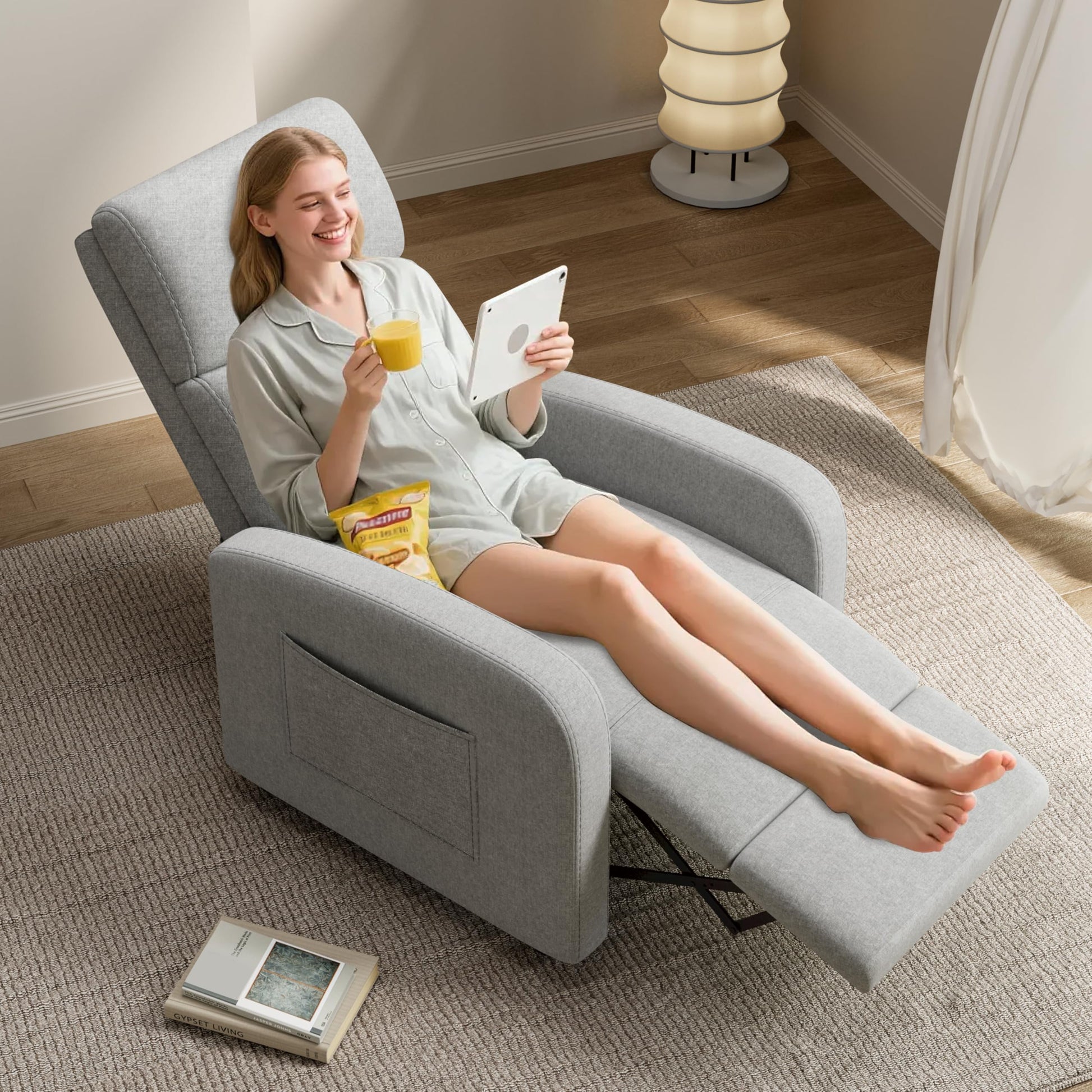 Fauteuil inclinable Garvee pour adultes, ergonomique et réglable, avec poche latérale, dossier haut, larges accoudoirs, assise rembourrée, idéal pour le salon ou la salle de cinéma maison.