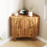 Garvee Meuble d'Angle 31, 5'' avec Portes, Étagère Industrielle Cannelée 3 Niveaux, bois d’ingénierie, Table d'Appoint Triangulaire, Salon, Chambre, Compact, Réglable, Bois Naturel - Marron