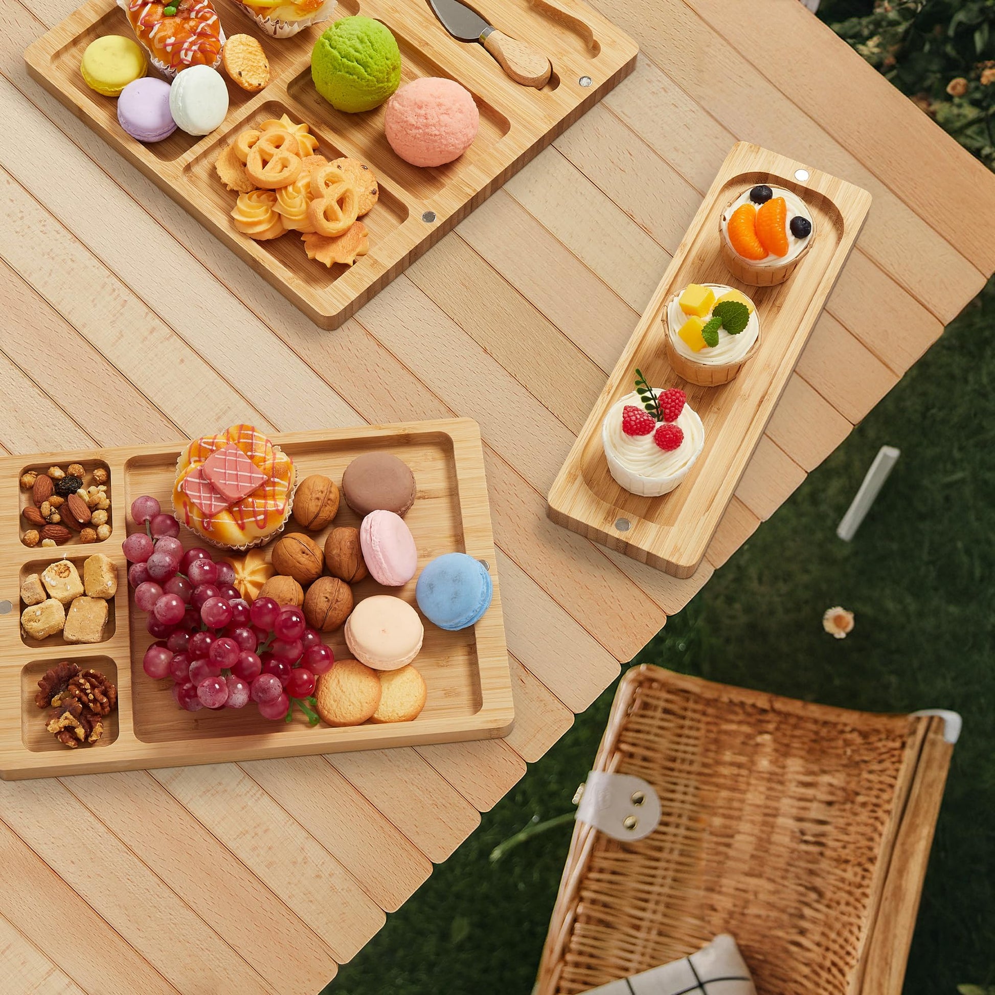 Planche à charcuterie 3 en 1 Garvee en bambou avec couteau, grande taille (64 x 32 cm), magnétique, lisse et résistante, idéale pour les fêtes et les cadeaux.