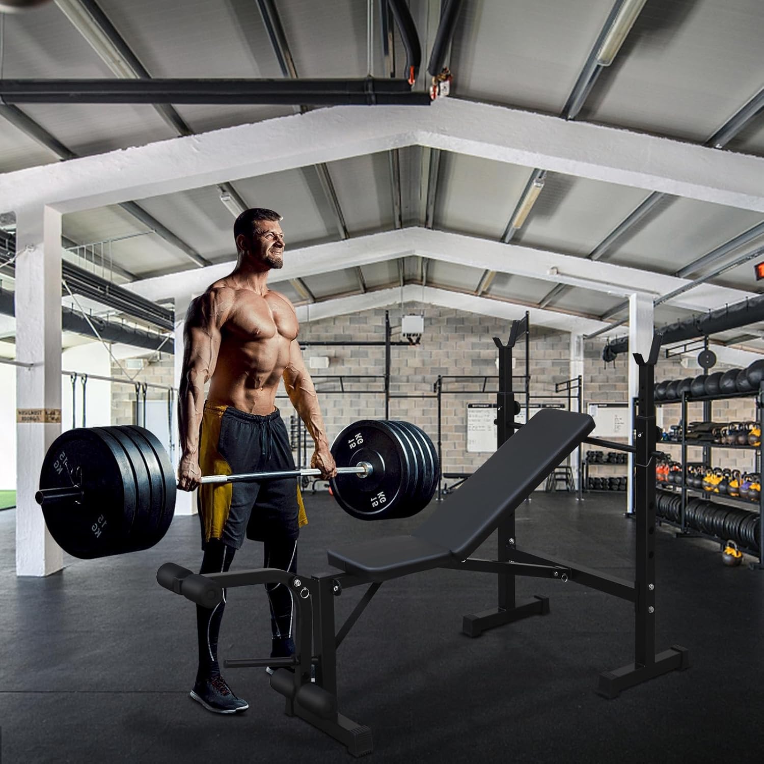 Banc de musculation olympique Garvee, réglable avec extension des jambes et coussin pour curl, idéal pour l'entraînement à domicile. Structure en métal, pliable, revêtement en cuir, stable, capacité de 150 kg.