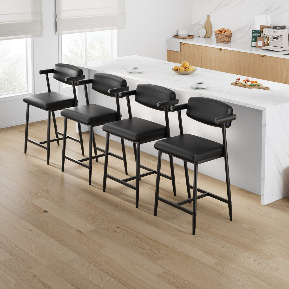 Garvee Tabourets de bar modernes 66 cm avec accoudoirs et dossier, assise large rembourrée, structure métallique noire, pour îlot de cuisine