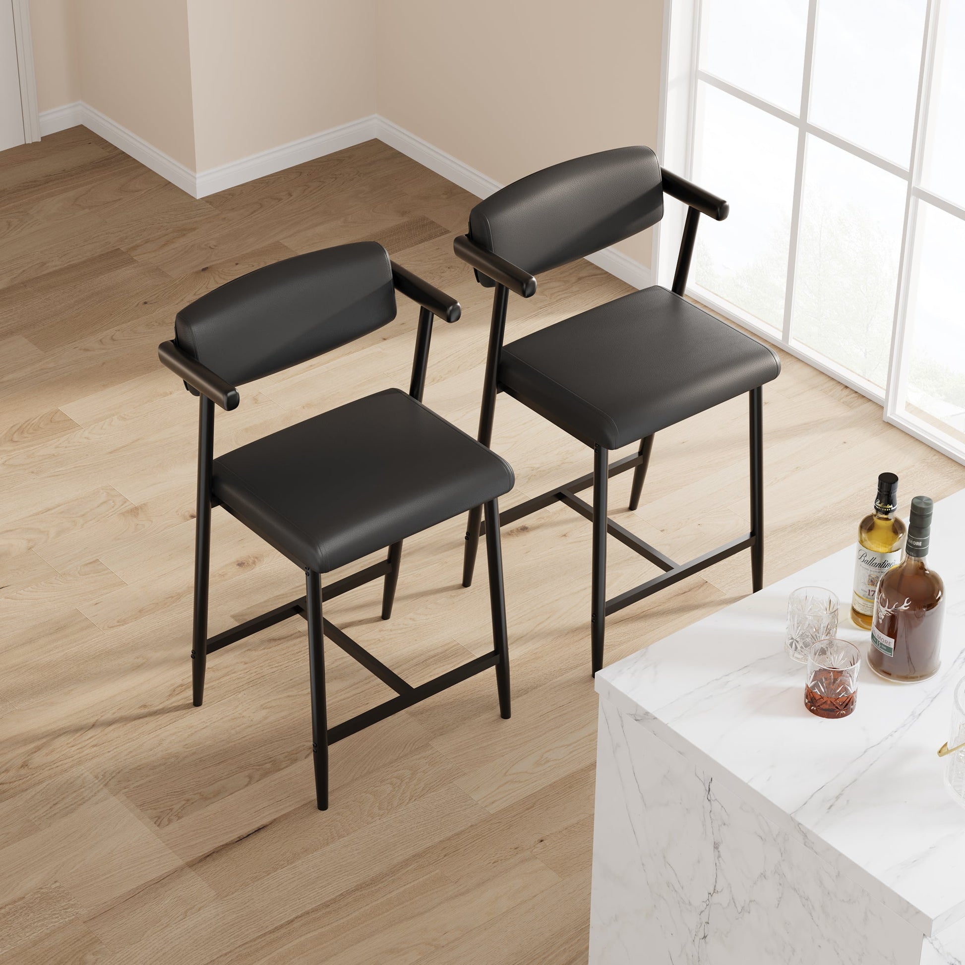 Garvee Tabourets de bar modernes 66 cm avec accoudoirs et dossier, assise large rembourrée, structure métallique noire, pour îlot de cuisine