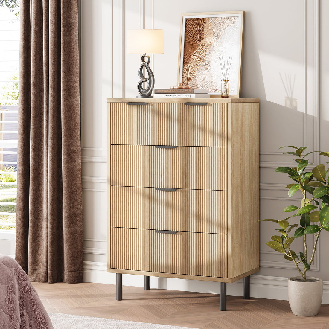 Garvee commode en chêne cannelé à 5 tiroirs avec pieds en métal, idéale pour la chambre et l'entrée, style moderne et robuste, chêne naturel