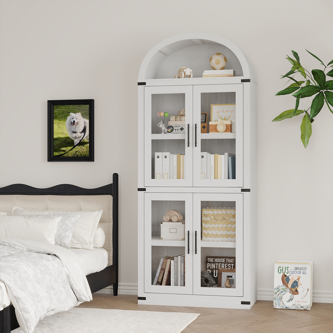 Armoire de cuisine arquée Garvey, 182 cm de haut, style campagnard, en bois, grand espace de rangement, blanche.